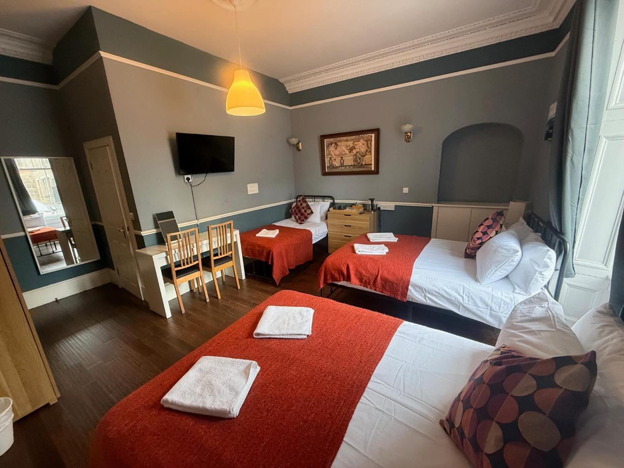 Balmore Guest House — Photos 1
